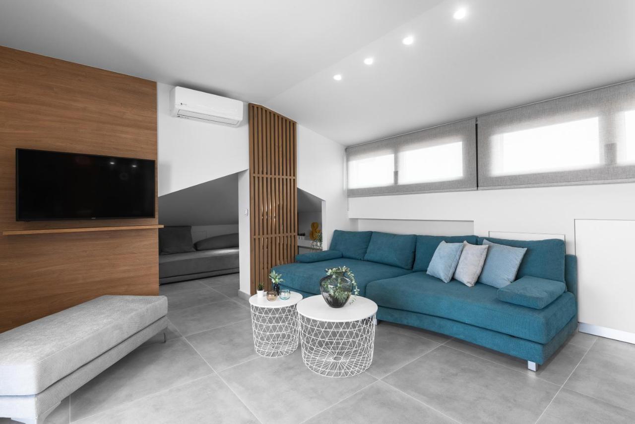 Pola'S Loft Lägenhet Ierissos Exteriör bild