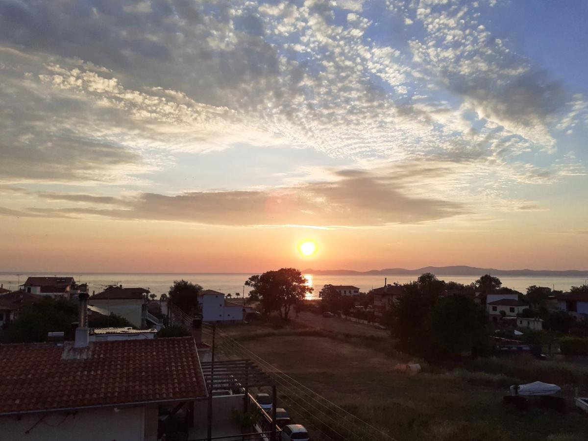 Pola'S Loft Lägenhet Ierissos Exteriör bild